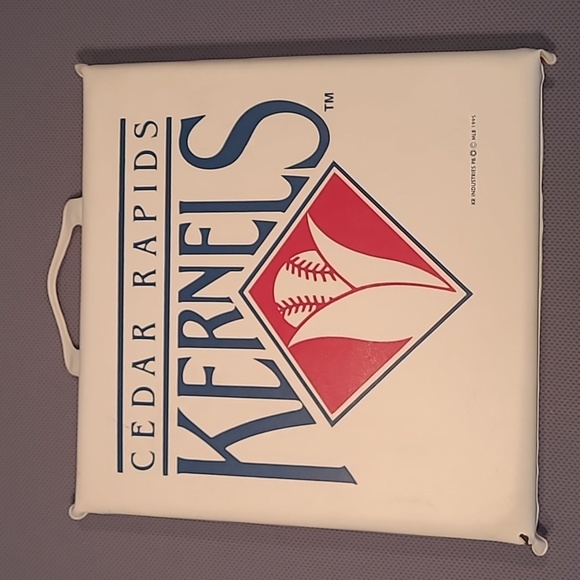 Vintage Cedar Rapids Kernels Minor League Baseball Stadium Seat Cushions - Picture 5 of 8